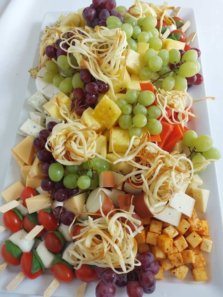 Juustu-ja puuviljavaagen (1kg)